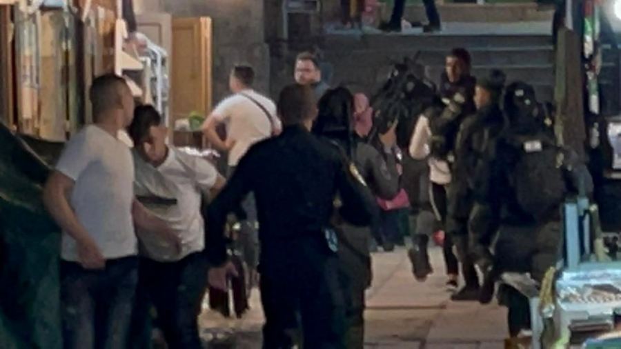 القدس: إطلاق الرصاص على شاب بإدعاء محاولة تنفيذ عملية طعن